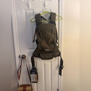 Colugo Olive Carrier